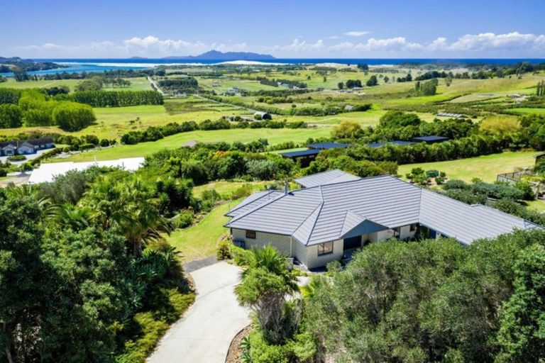 Photo of property in 2 Coastview Lane, Mangawhai, 0975