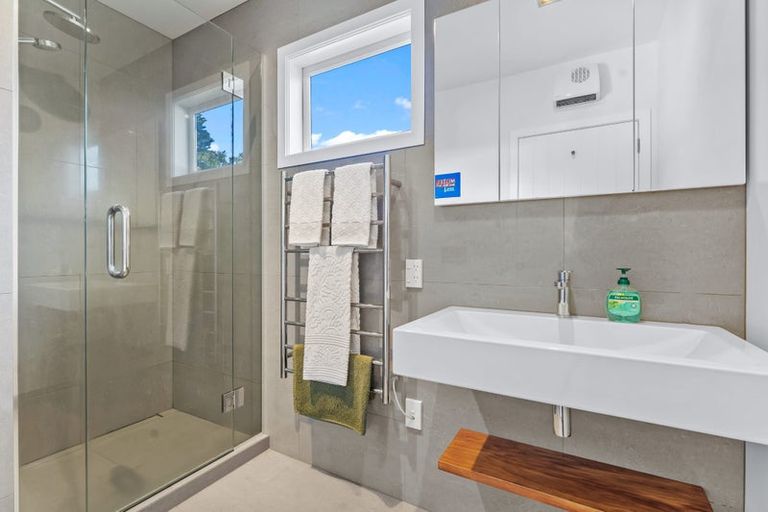 Photo of property in 14 Waimana Avenue, Northcote Point, Auckland, 0627