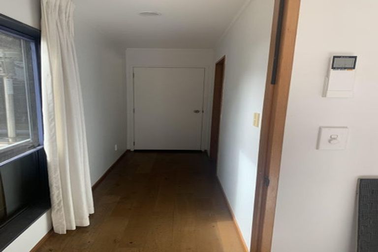 Photo of property in 14 Bonnard Place, West Harbour, Auckland, 0618