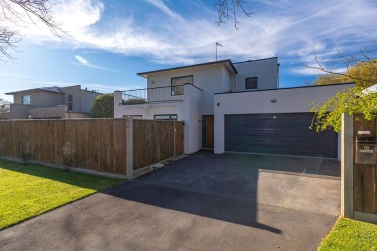 Photo of property in 16 Dee Street, St Albans, Christchurch, 8014