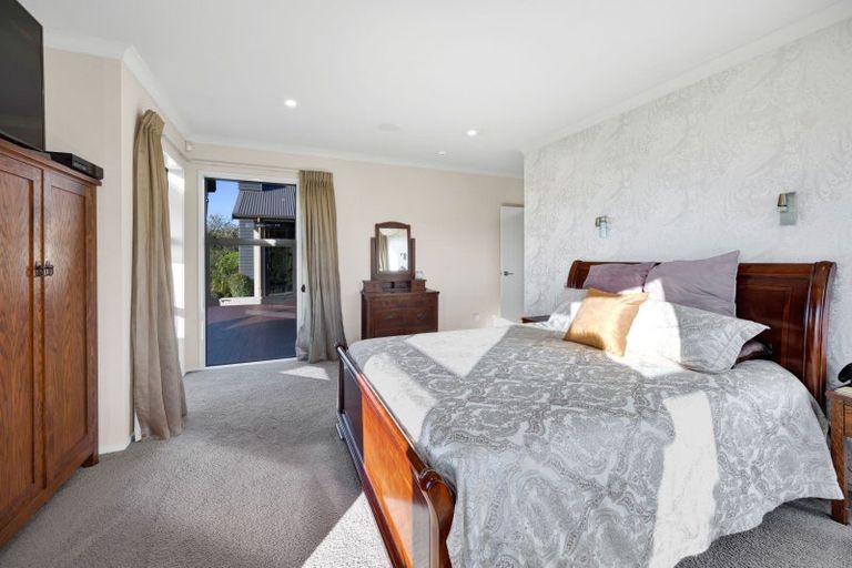 Photo of property in 1058 Mangorei Road, Mangorei, New Plymouth, 4371