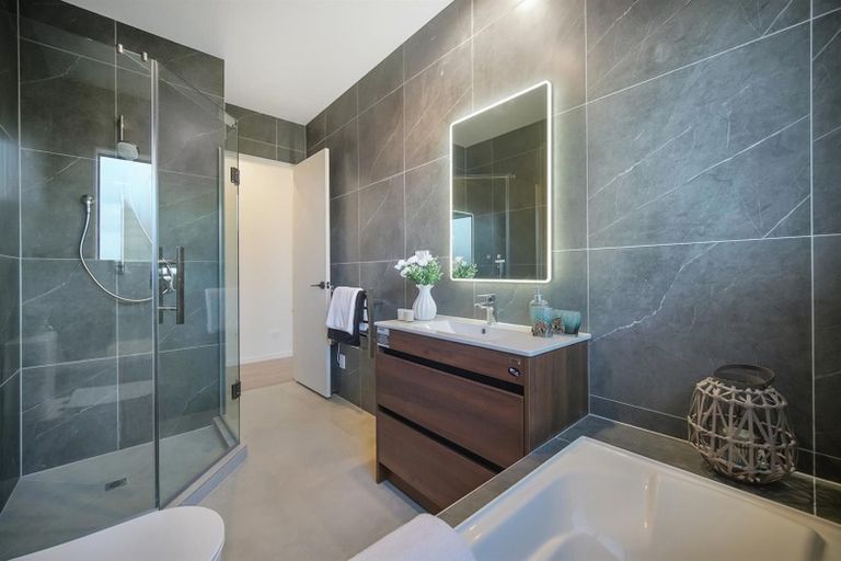 Photo of property in 30 Cloonlyon Drive, Flat Bush, Auckland, 2019