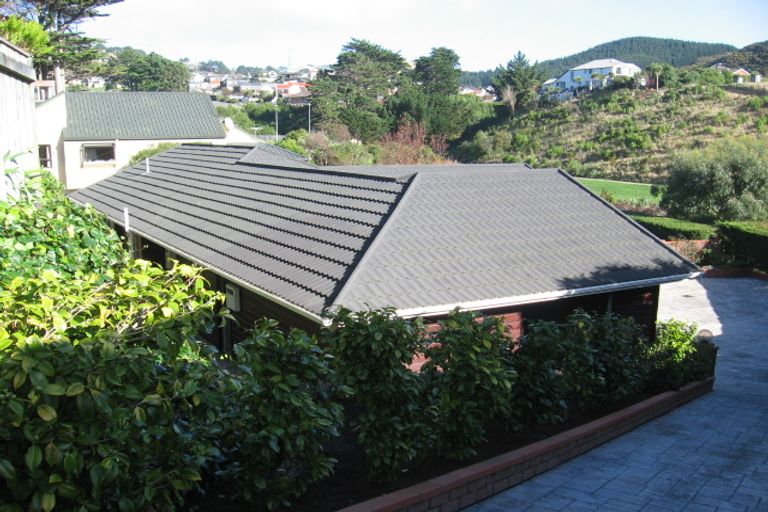 Photo of property in 1 Ellwood Place, Churton Park, Wellington, 6037