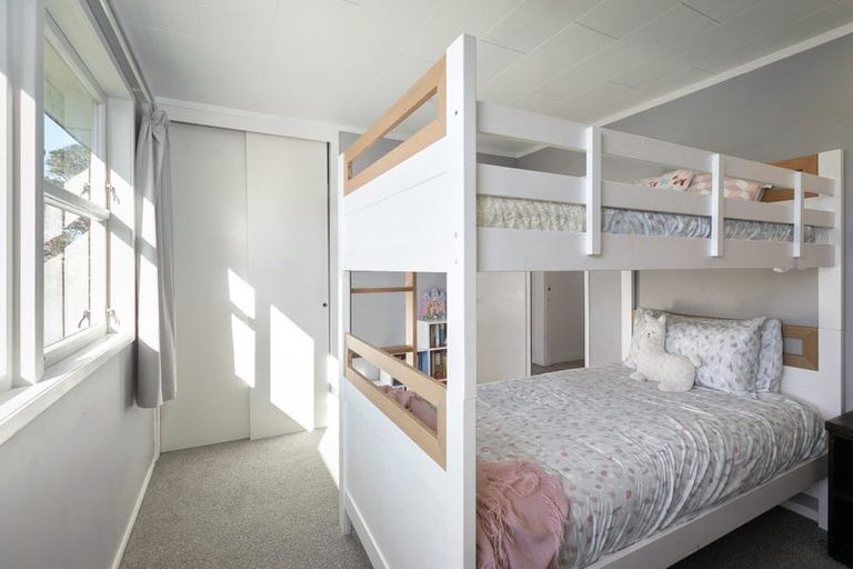 Photo of property in 34 Ocean View Road, Waihi Beach, 3611