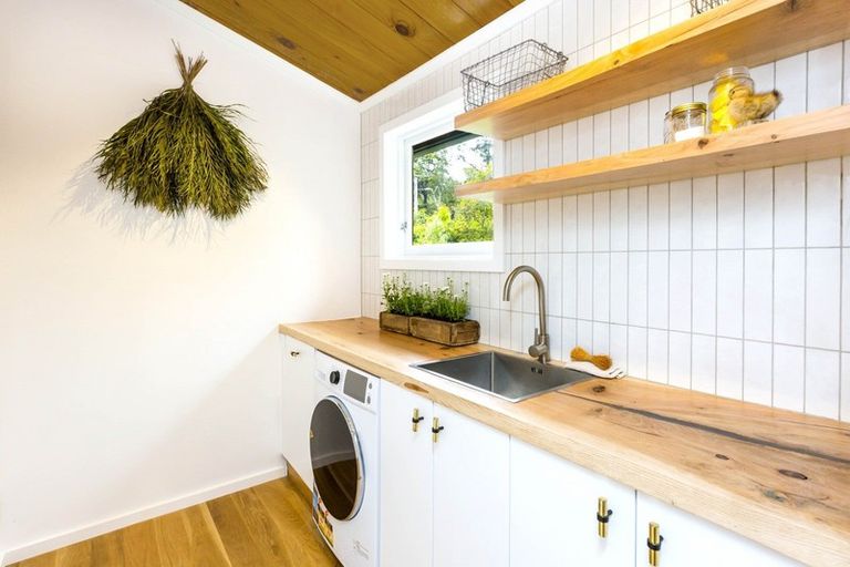 Photo of property in 35 Chatsworth Road, Silverstream, Upper Hutt, 5019