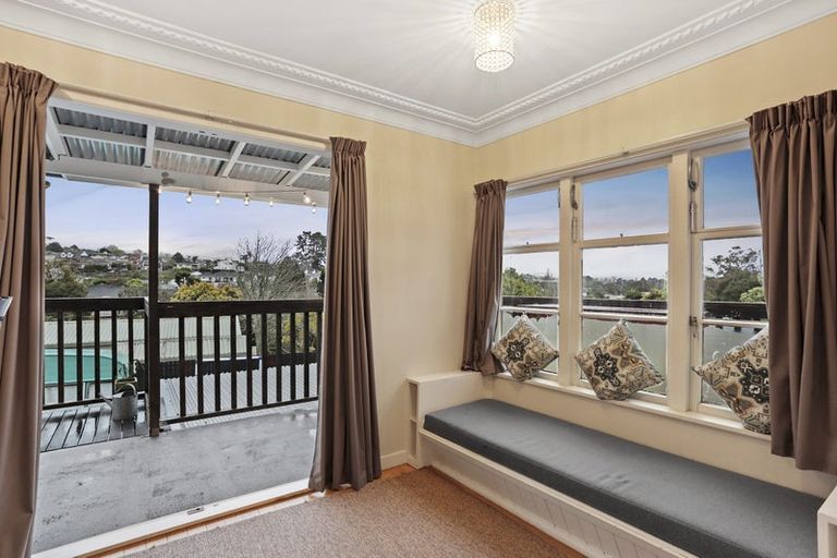 Photo of property in 86 Colwill Road, Massey, Auckland, 0614