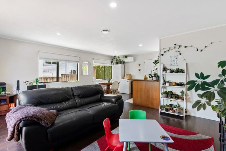 Photo of property in 2/4 Gibraltar Street, Howick, Auckland, 2014