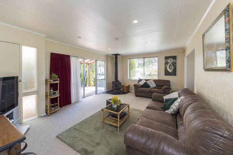 Photo of property in 129 Apollo Parade, Milson, Palmerston North, 4414