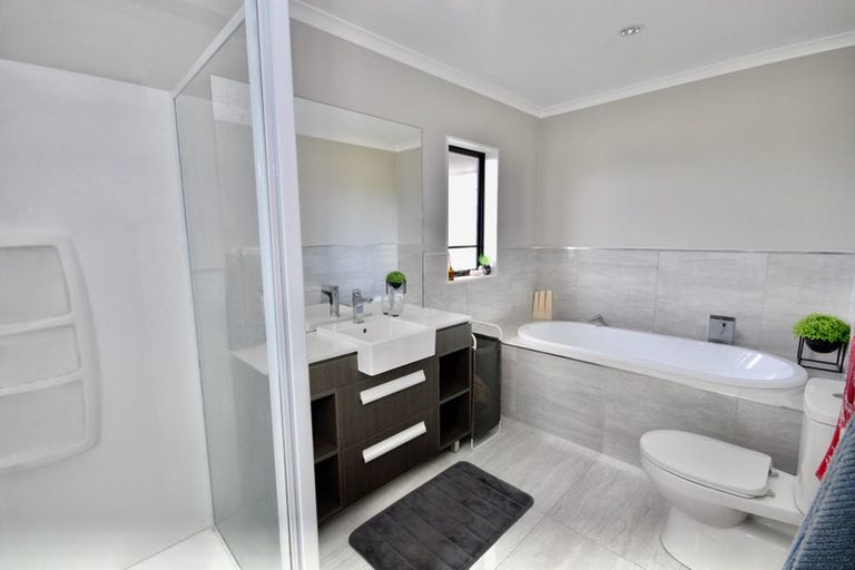 Photo of property in 11 Mauku Lane, Greenhithe, Auckland, 0632