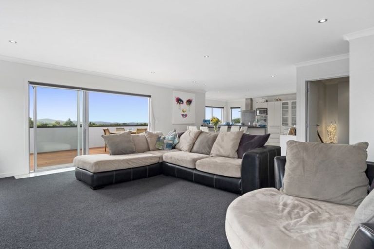 Photo of property in 12 Haden Place, Omokoroa, 3114