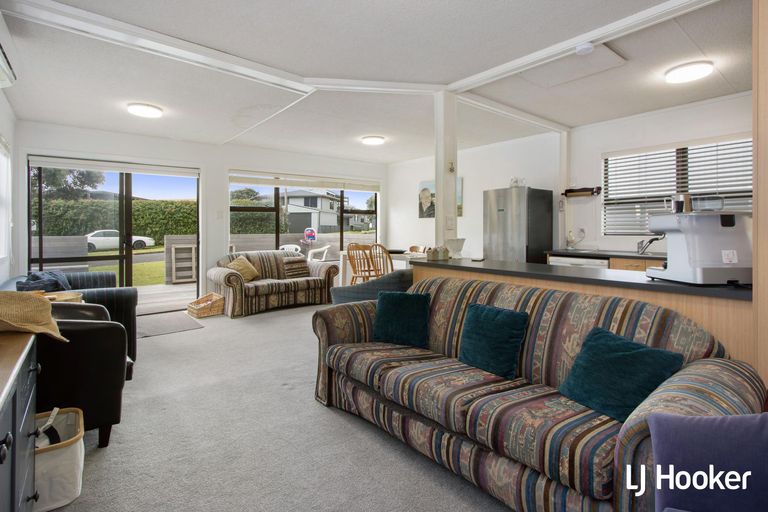 Photo of property in 13 Hinemoa Road, Waihi Beach, 3611
