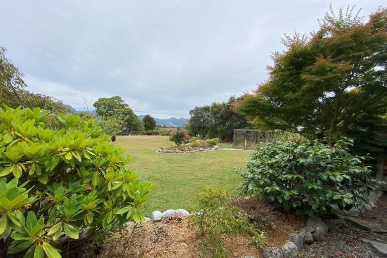 Photo of property in 12 Poplar Lane, Collingwood, 7073