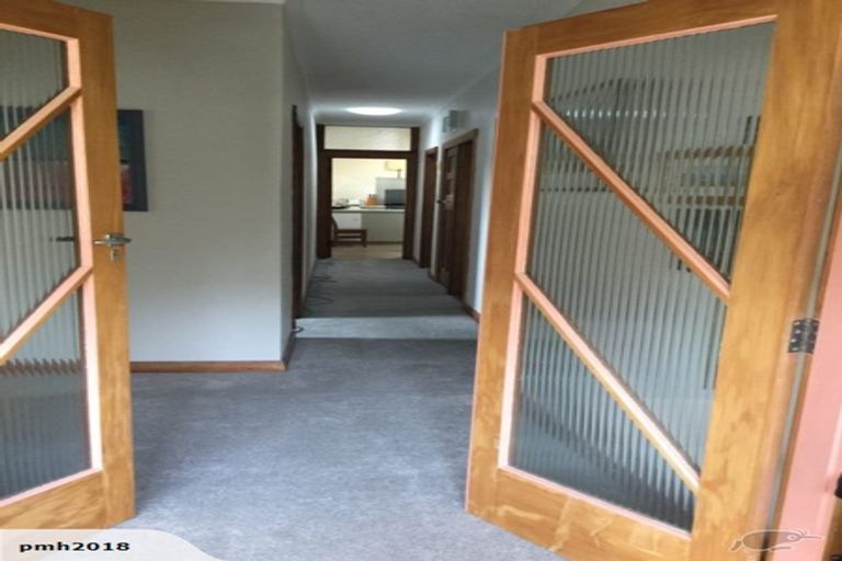 Photo of property in 39 Ngaio Road, Kelburn, Wellington, 6012