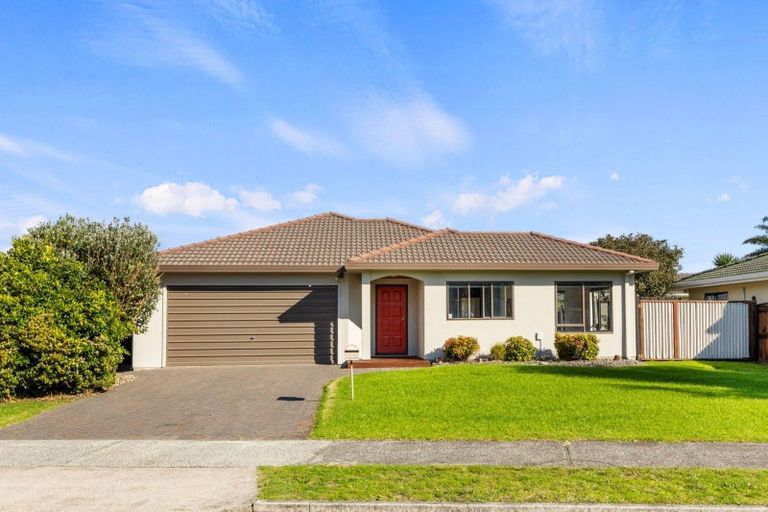 Photo of property in 38 Katerini Grove, Papamoa Beach, Papamoa, 3118