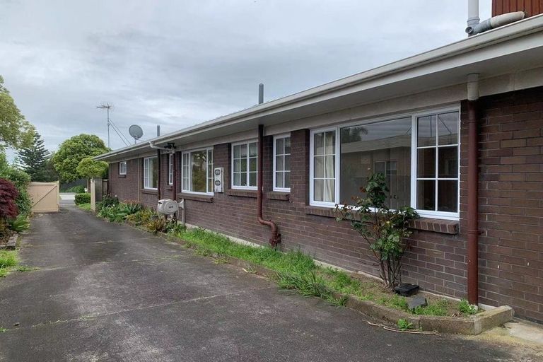 Photo of property in 1 Holly Way, Sunnyhills, Auckland, 2010