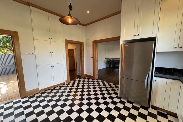 Photo of property in 61 Wellesley Road, Napier South, Napier, 4110