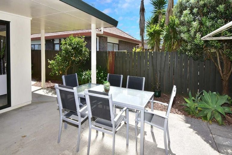 Photo of property in 11a Pine Road, Orewa, 0931