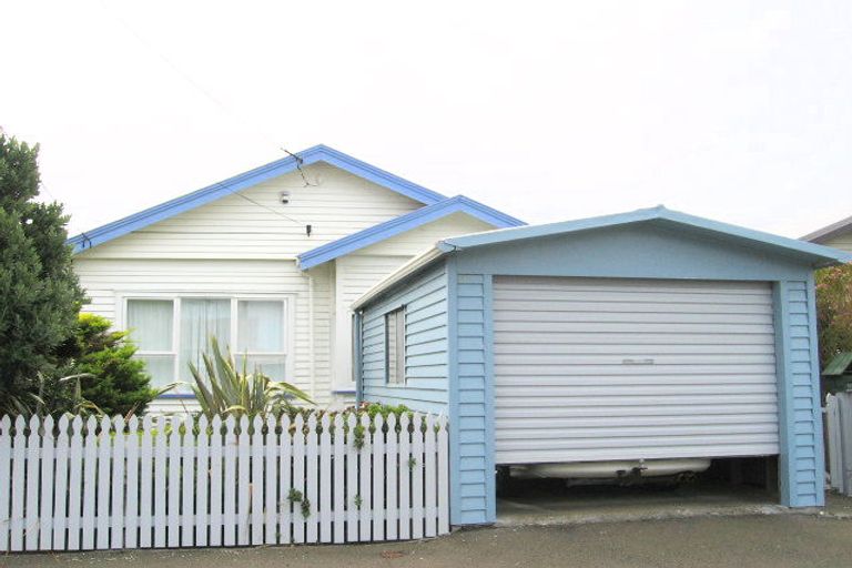 Photo of property in 5 Resolution Street, Lyall Bay, Wellington, 6022