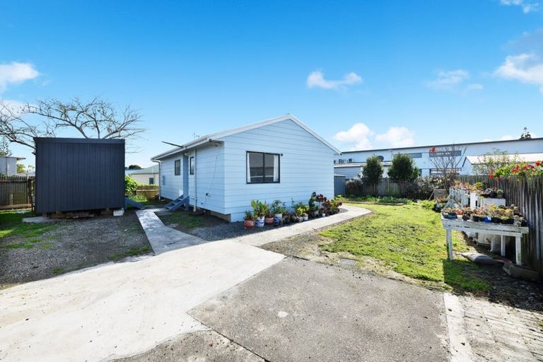 Photo of property in 1/31 Pomaria Road, Henderson, Auckland, 0610