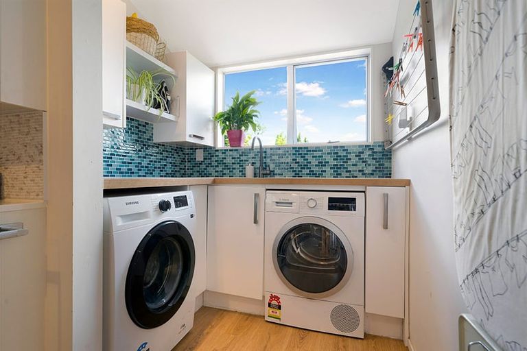 Photo of property in 1/13 Tirimoana Road, Te Atatu South, Auckland, 0602