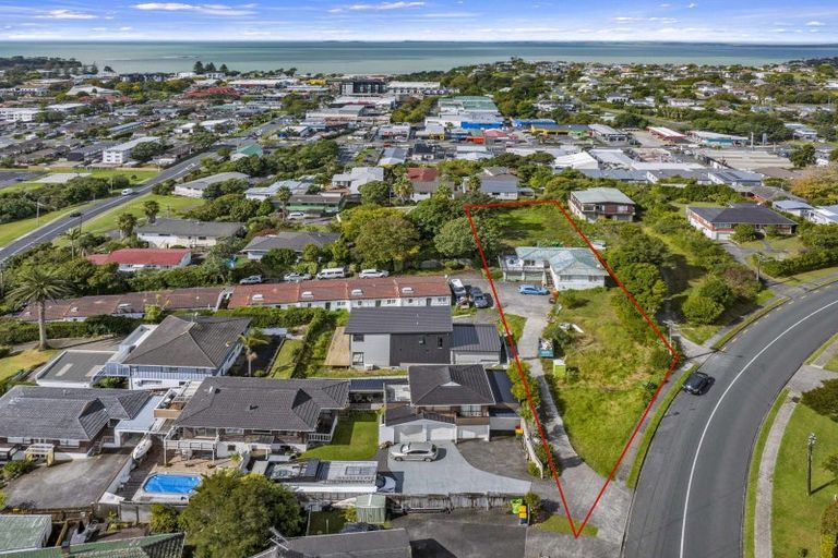 Photo of property in 2 Nigel Road, Browns Bay, Auckland, 0630