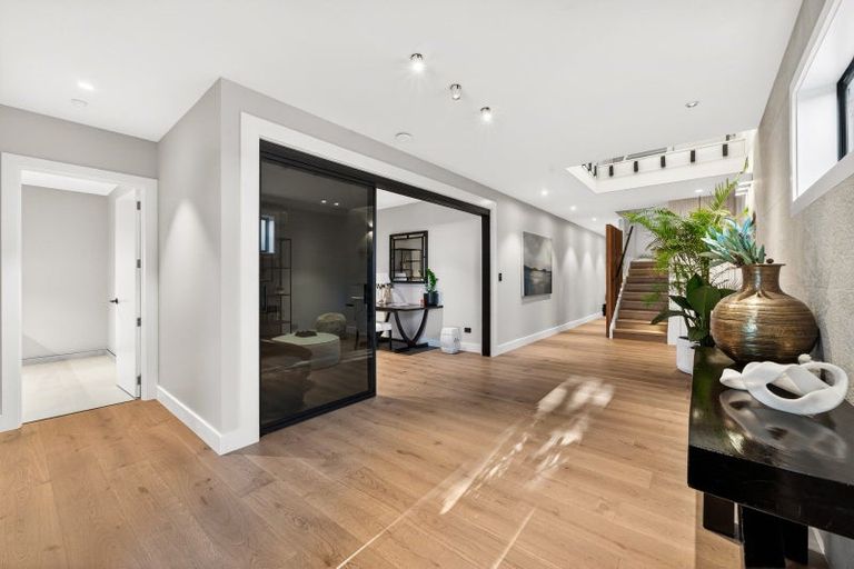 Photo of property in 52 Beach Road, Castor Bay, Auckland, 0620