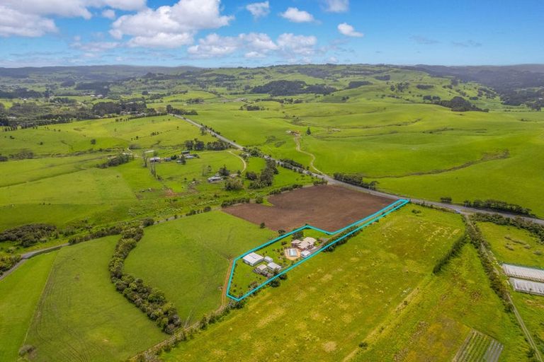 Photo of property in 1003 State Highway 16, Waimauku, 0883