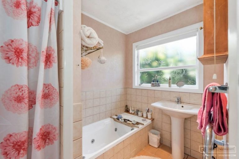 Photo of property in 18 Fairview Street, Fairview Downs, Hamilton, 3214