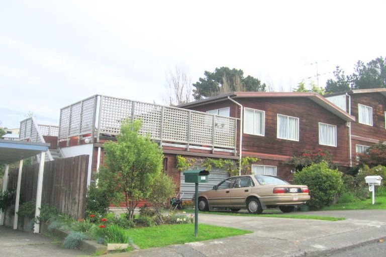 Photo of property in 16 Penryn Drive, Camborne, Porirua, 5026