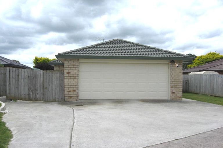 Photo of property in 18 Ranch Place, Pukekohe, 2120