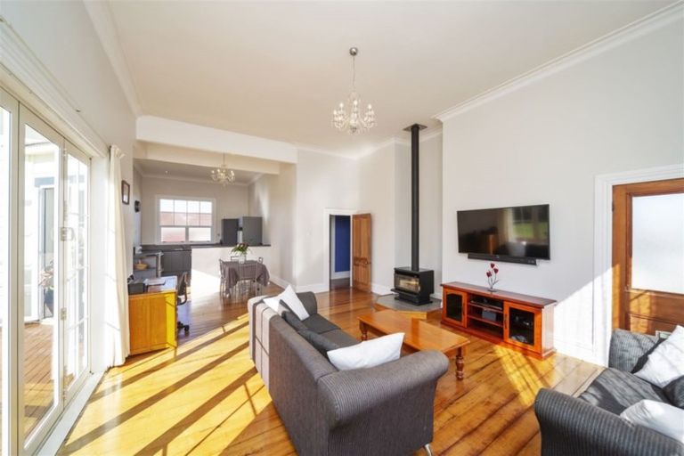 Photo of property in 24 Victoria Street, Hawera, 4610