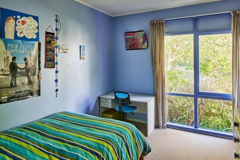 Photo of property in 3 Luff Place, Whitby, Porirua, 5024