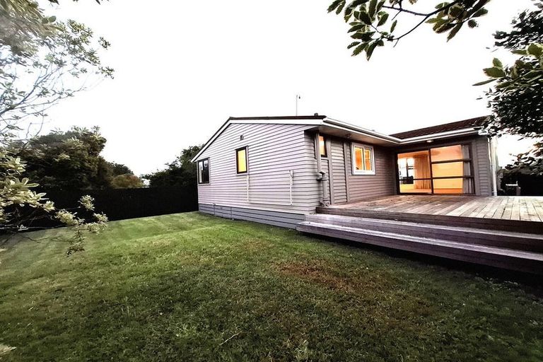 Photo of property in 22a Kirrie Avenue, Te Atatu South, Auckland, 0610