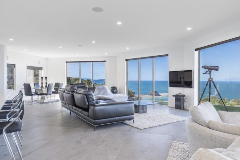 Photo of property in 995 Hibiscus Coast Highway, Waiwera, Orewa, 0994