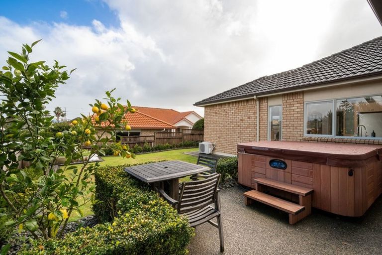 Photo of property in 15 Hendrika Court, Hobsonville, Auckland, 0618