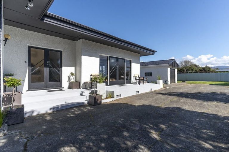 Photo of property in 53 Victoria Street, Carterton, 5713