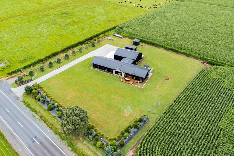 Photo of property in 450 Waitara Road, Huirangi, New Plymouth, 4373