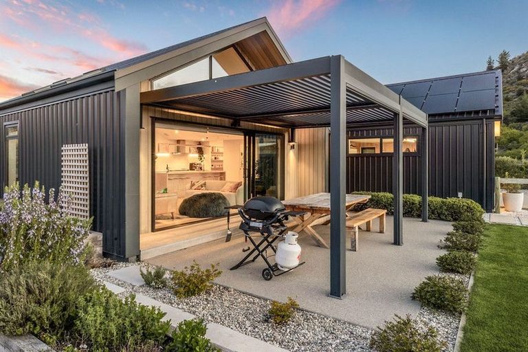 Photo of property in Luggate Park, 32 Cooper Crescent, Luggate, Wanaka, 9383