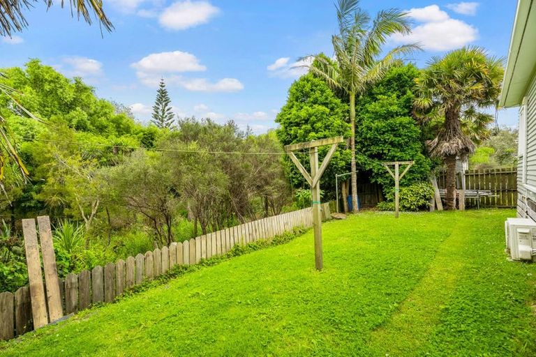 Photo of property in 9 Edwin Freeman Place, Ranui, Auckland, 0612