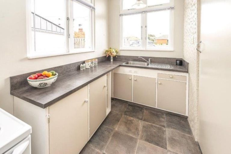 Photo of property in 1 Mahoe Place, Gonville, Whanganui, 4501