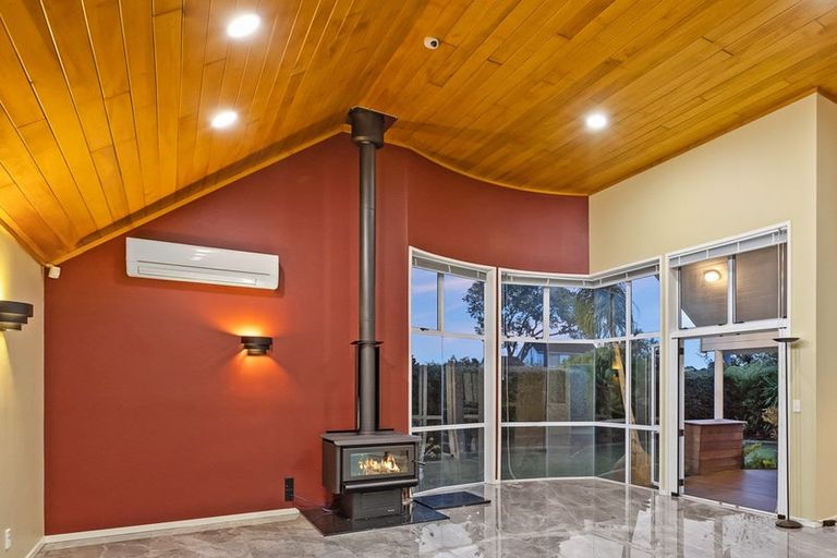 Photo of property in 5 Maygrove Drive, Orewa, 0931