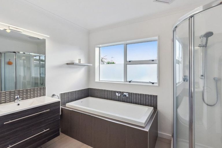 Photo of property in 4 Belvedere Avenue, Waikanae, 5036