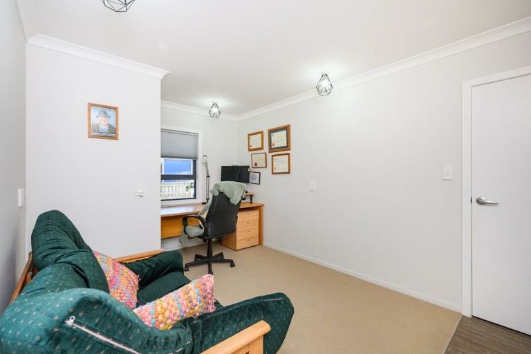 Photo of property in 17 Marine Parade South, Foxton Beach, Foxton, 4815