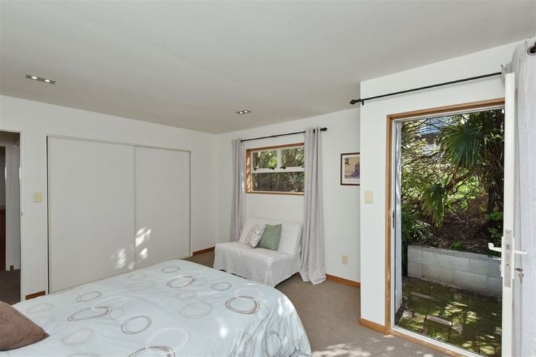 Photo of property in 75 Moncks Spur Road, Redcliffs, Christchurch, 8081