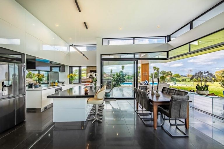 Photo of property in 14 Tuparekura Road, South Head, Helensville, 0874