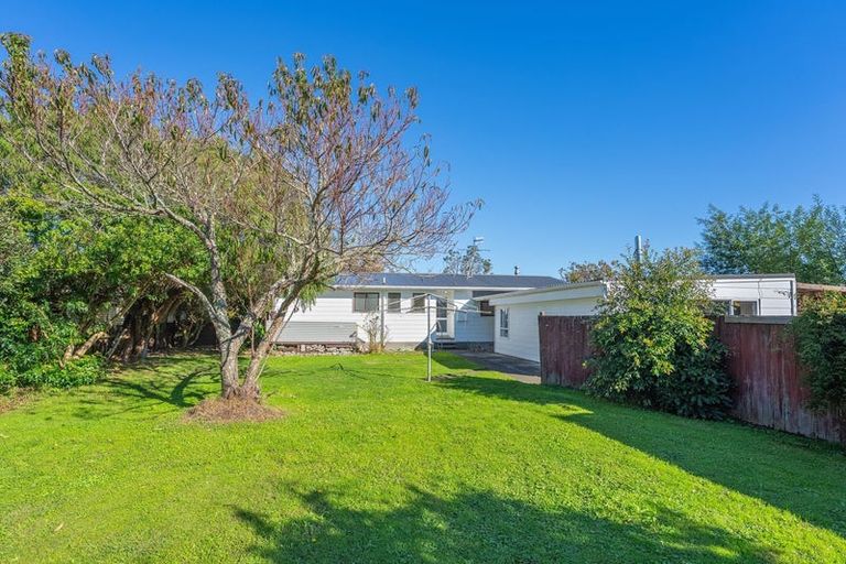 Photo of property in 8 Andrew Street, Waikanae, 5036