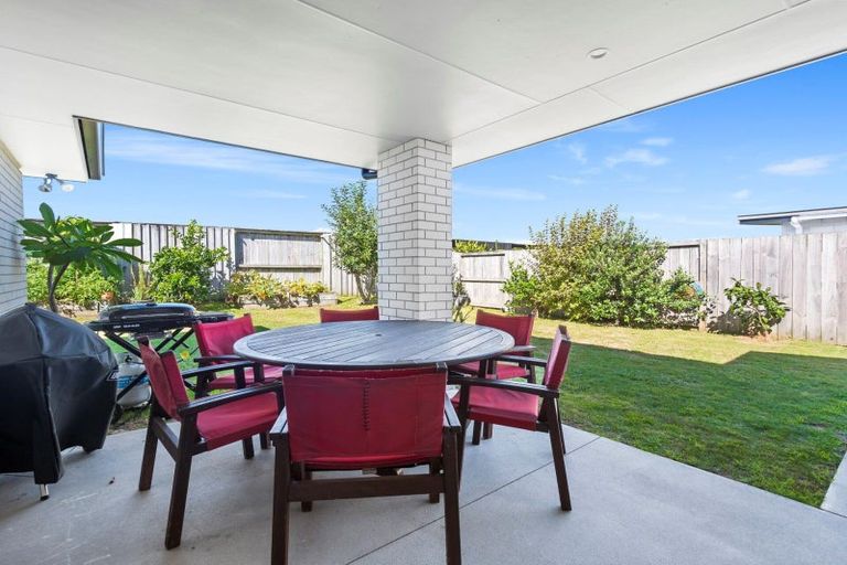 Photo of property in 82 Puhirake Crescent, Pyes Pa, Tauranga, 3112