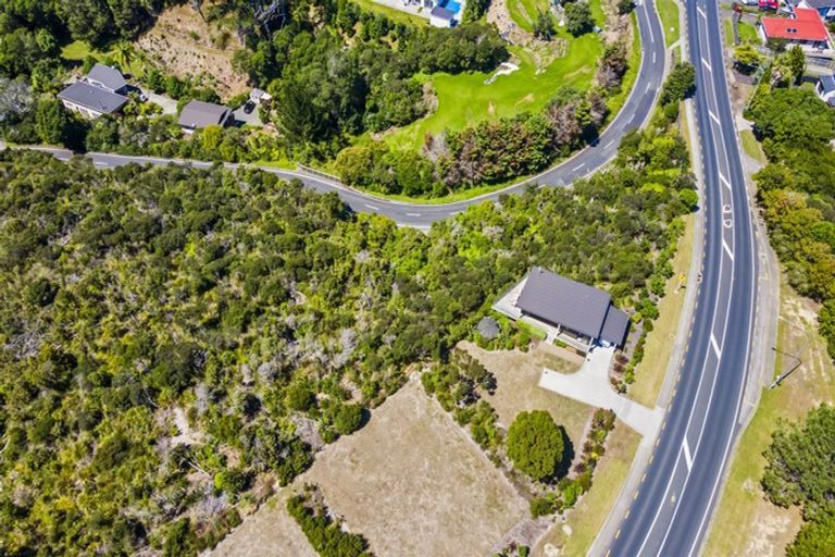 Photo of property in 1117a Whangaparaoa Road, Matakatia, Whangaparaoa, 0930