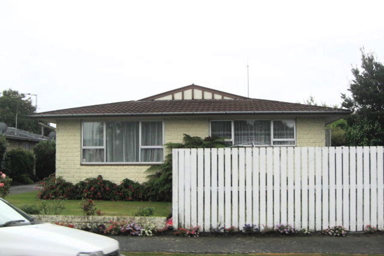 Photo of property in 2/28 Strathfield Avenue, Dallington, Christchurch, 8061