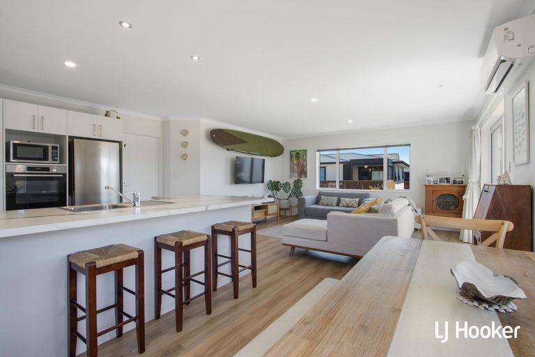 Photo of property in 8 Sandy Place, Waihi Beach, 3611